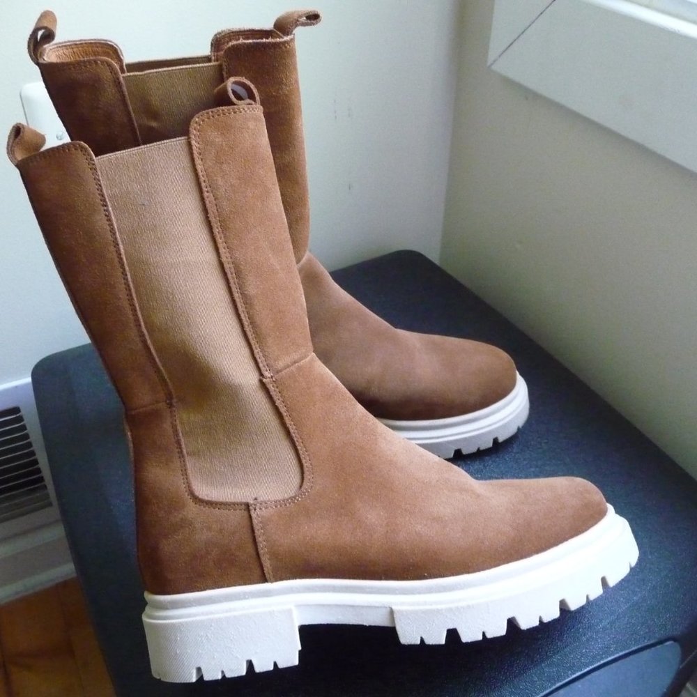 L'IDEA BY LORI COGNAC SUEDE  TALL LUG SOLE CHELSEA BOOT NEW DISPLAY MODEL 40